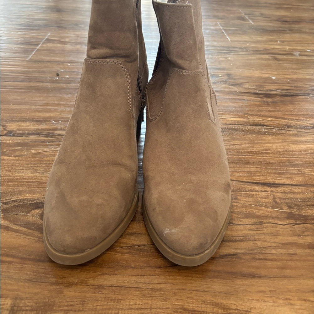 Old Navy Women's Tan Ankle Booties